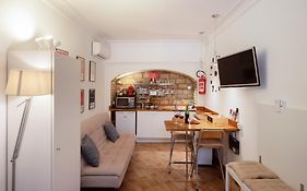Cozy Roman Nest